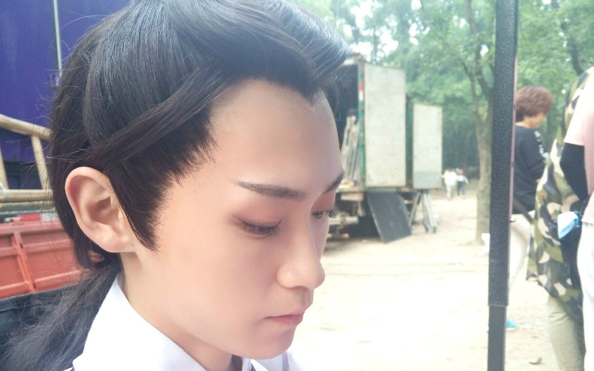 执明杀青慕容离一脸惊讶