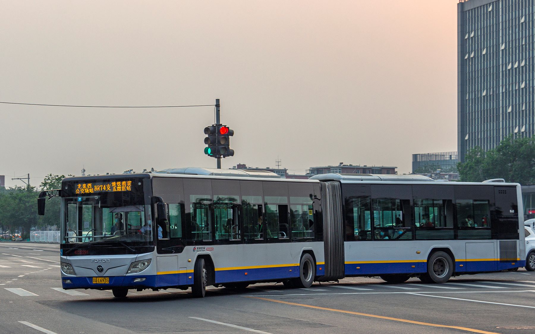 北京公交 brt4支线全程录像(龙泉西公交场站→地铁海淀五路居站 方向)