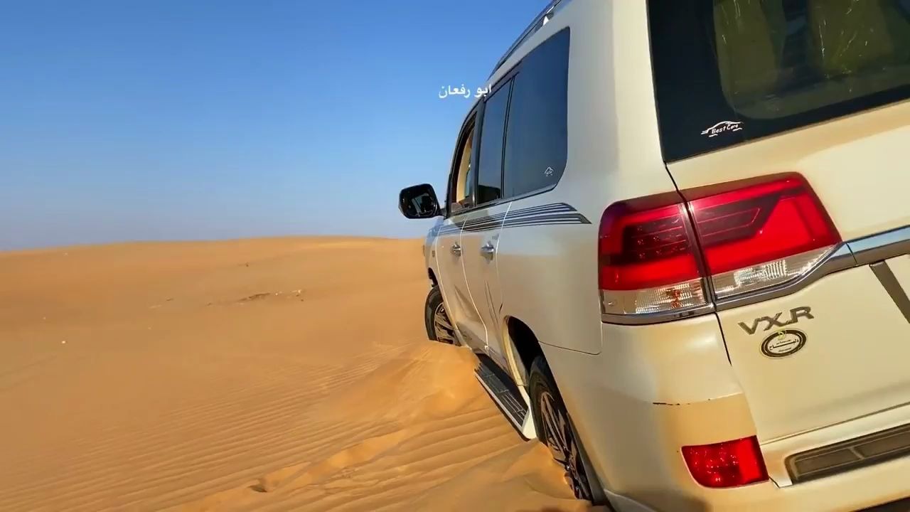 丰田兰德酷路泽四驱有多强悍?看看沙漠中蠕动模式的表现就知道了