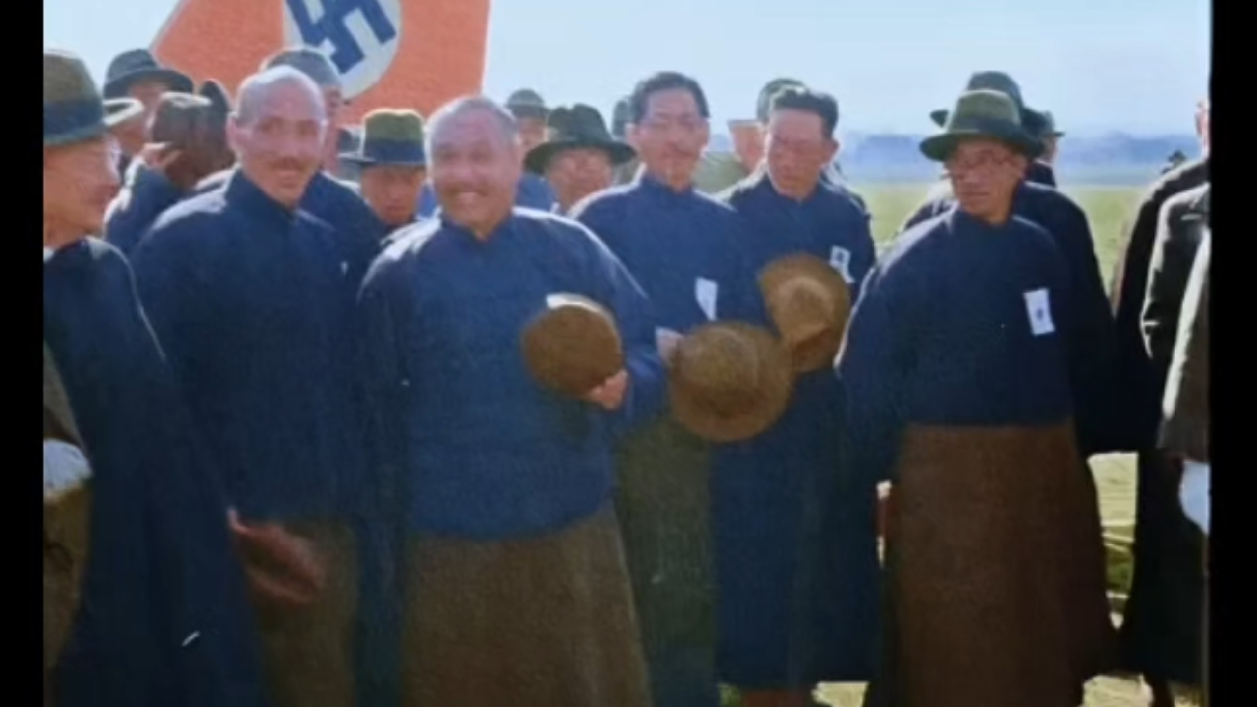 1934年蒋夫妇考察山西，阎锡山亲自前往机场迎接
