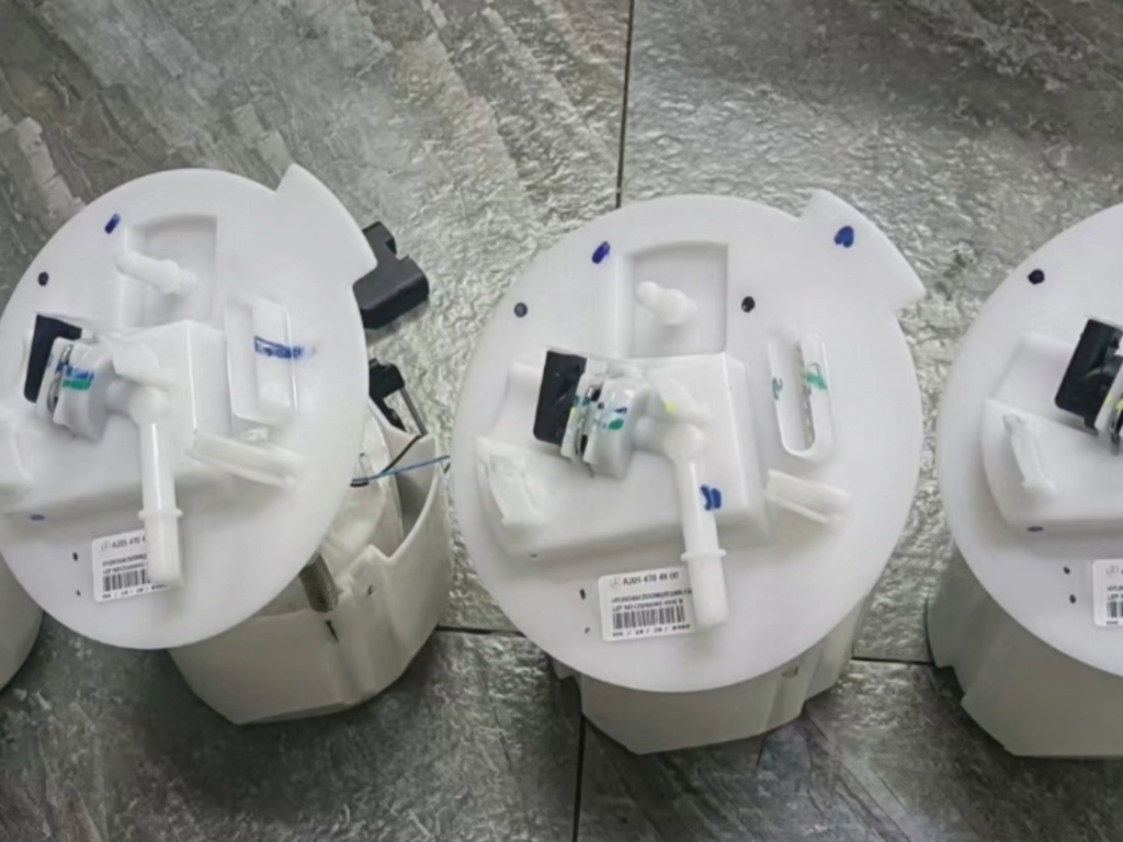 奔驰c300c200汽油泵