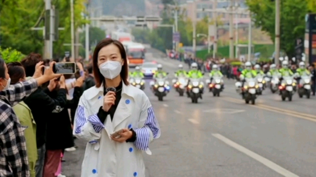 [图]此情不可道，此别何时遇？“疫”散春暖时，邀君共赏鸽子花，把酒共话今秋时。让我们再次向他们说声：“谢谢！”