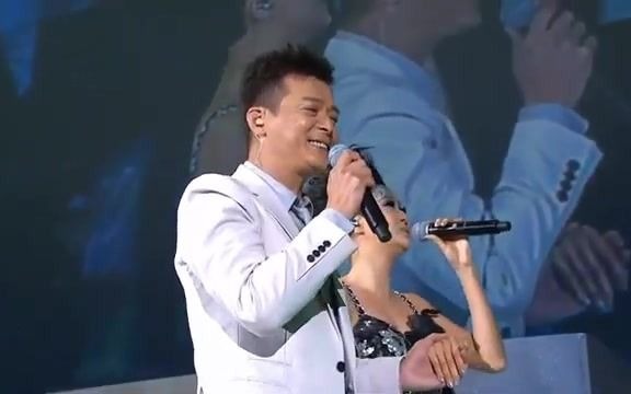 [图]回忆 黄日华 罗敏莊合唱《铁血丹心》经典电视主题曲