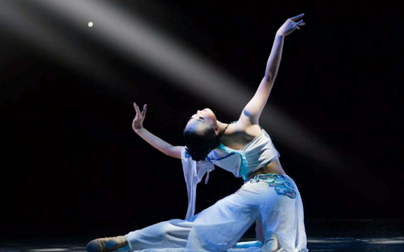 浙江财经大学云起舞团舞蹈专场古典舞独舞浣纱歌