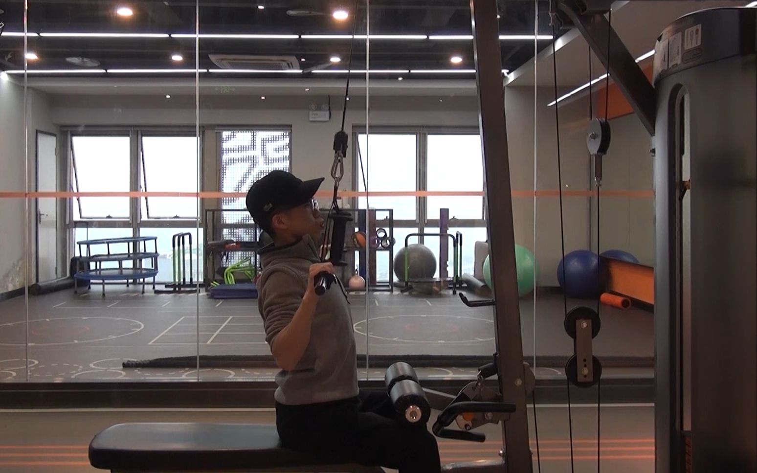 活动作品高位下拉不是高位下压背部训练经典动作