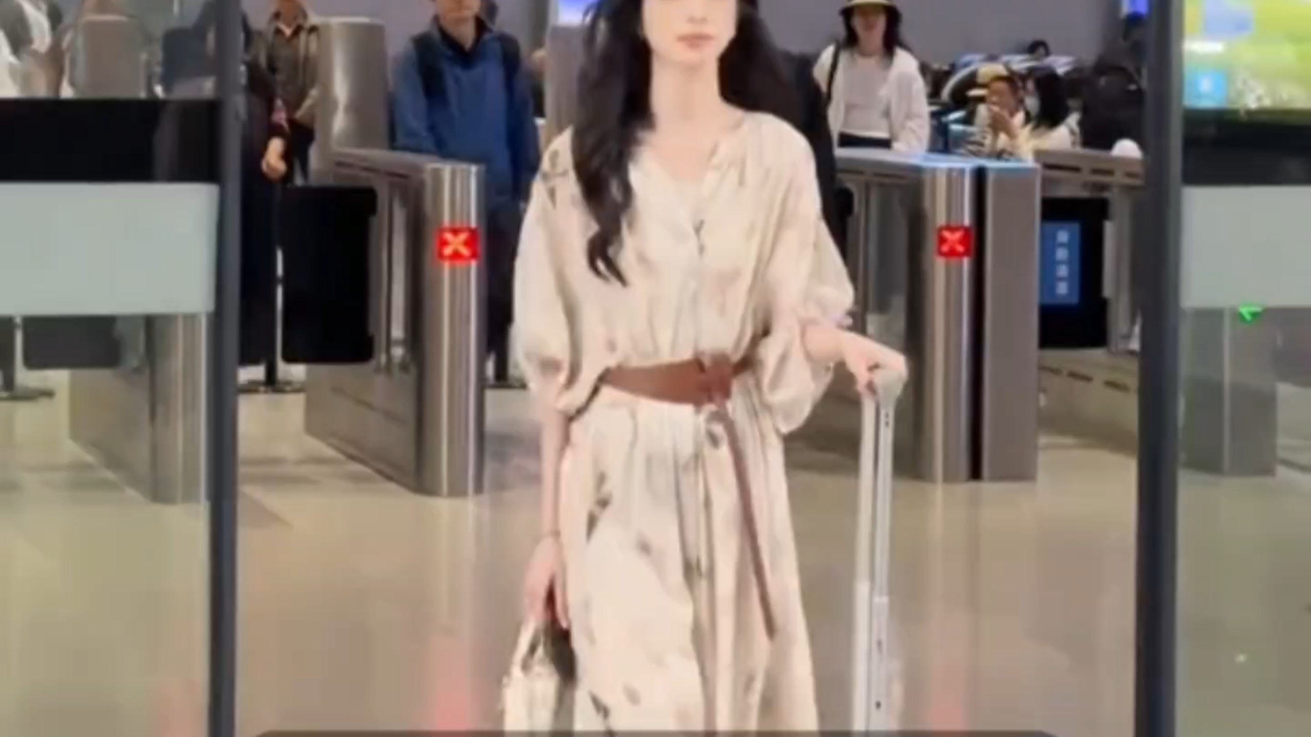 顶级的美人从来只匹配顶级的财富！