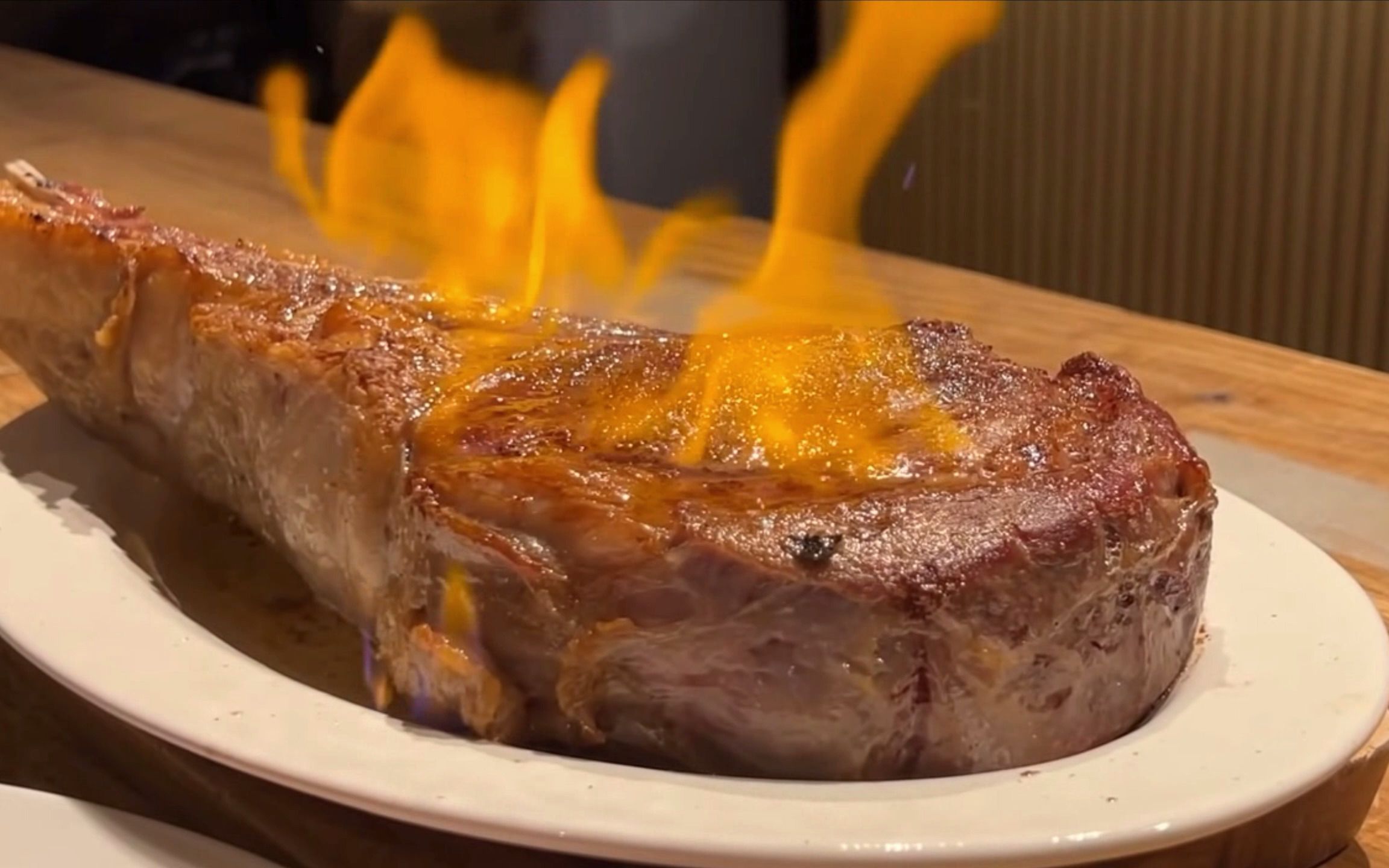 美食之料理【铁板火焰牛排】