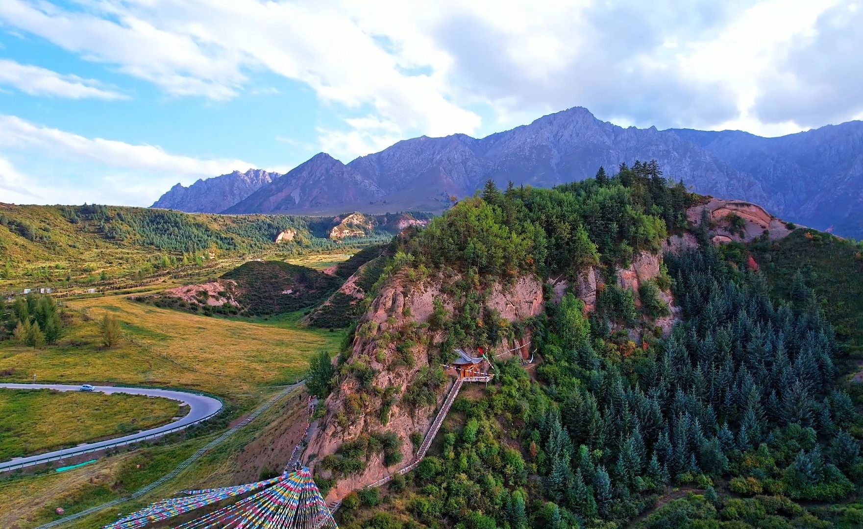 卧龙回首寓意"回头是岸"