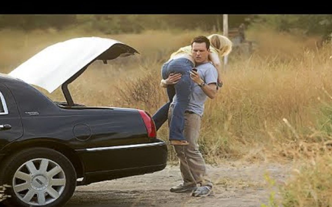 被绑架到车后备箱如何自救?