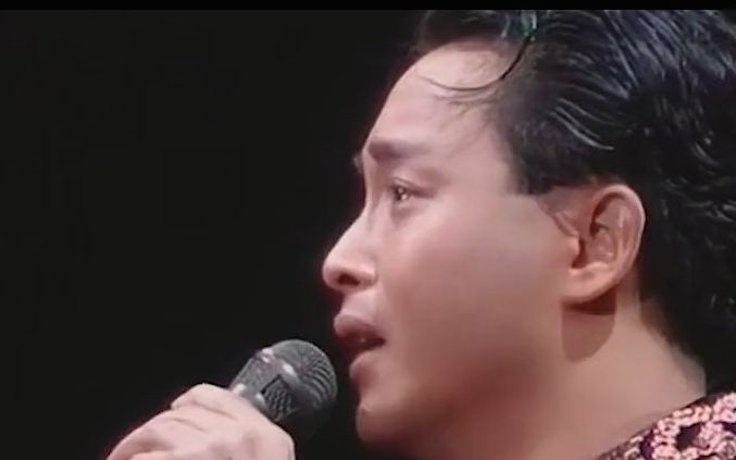 张国荣低沉忧郁的嗓音,感情如#玻璃之情般易碎.