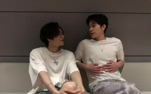 Video herunterladen: 【威神V|肖俊 黄冠亨】220711WayVRelay微博接力直播-第十棒 Xiaojun Hendery