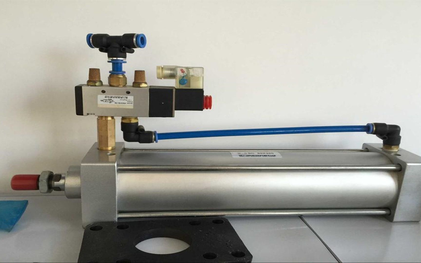 为什么一般气缸都会配备缓冲器?缓冲器有什么作用?