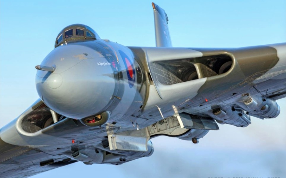 【英国】火神轰炸机 唯美飞行