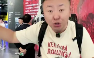 Tải video: 日本人去比亚迪展台干了什么？