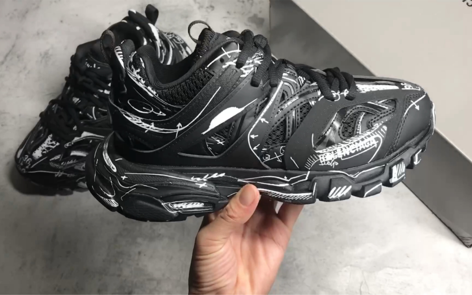 【全方位实拍】balenciaga巴黎世家 track 1.0 涂鸦老爹鞋 黑色