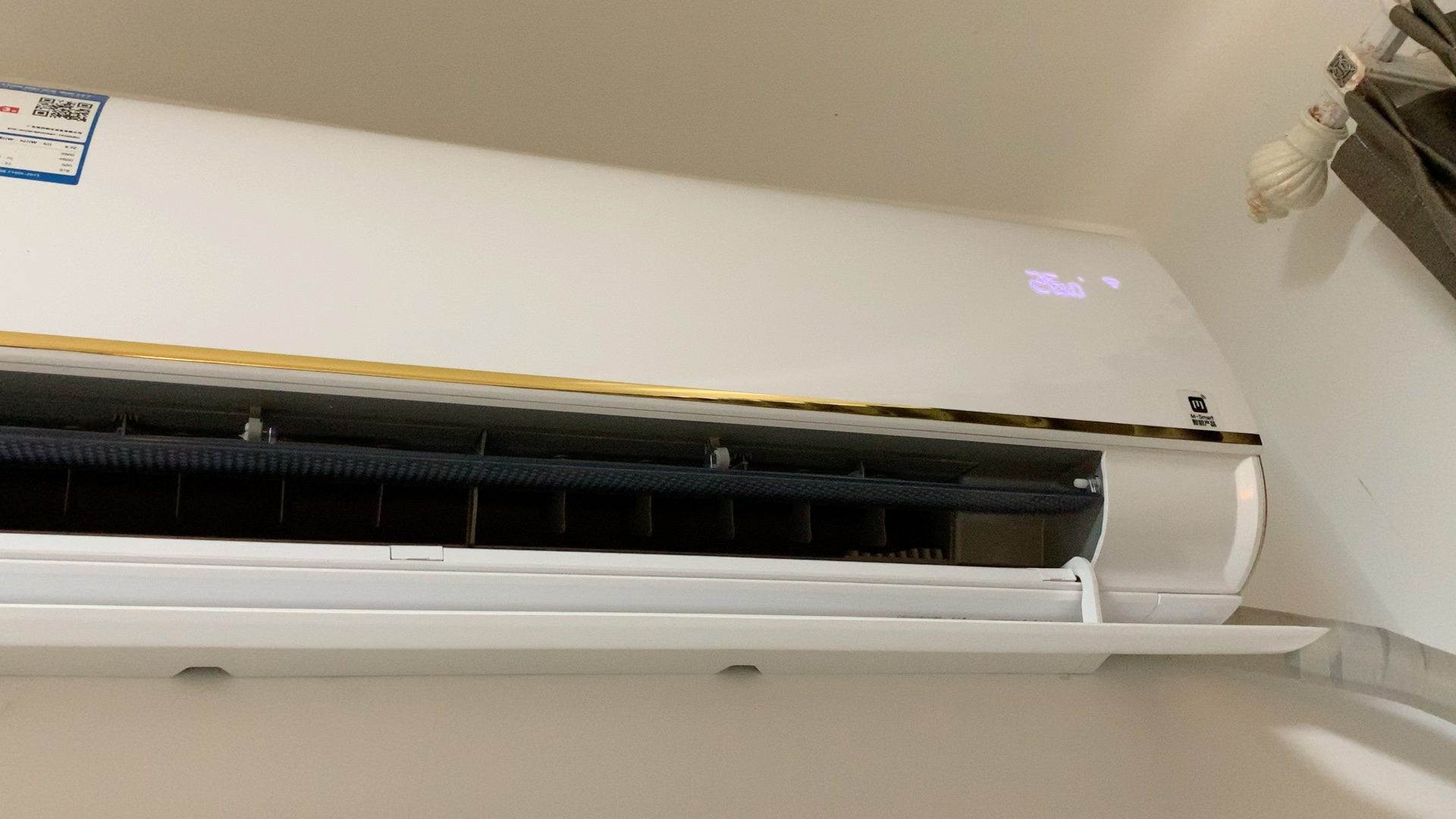 美的空调内机间歇性异响,有无懂哥帮忙看下是什么问题_哔哩哔哩_bili