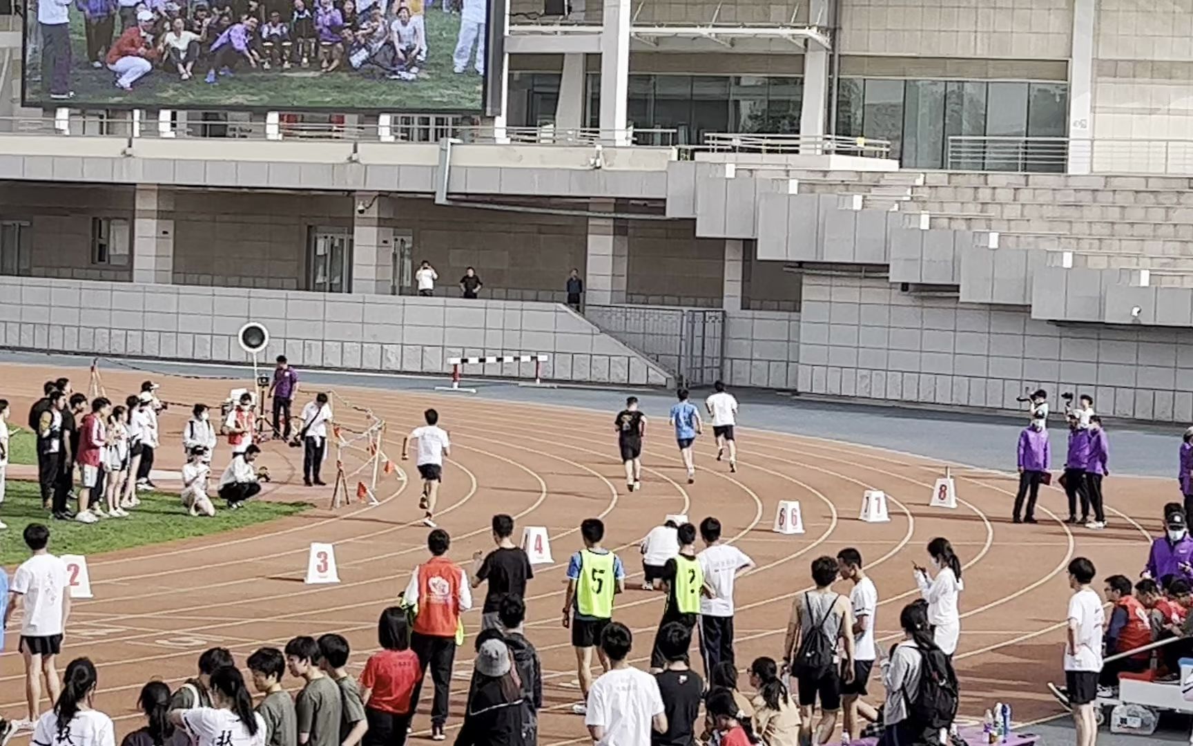 2022清华大学马约翰杯甲组男子4x800米 计算机vs自动化哔哩哔哩bilibili