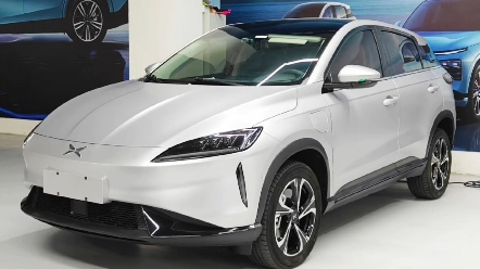 原漆红色的小鹏g3,客户自己选的亮银色车膜,帅气[呲牙]