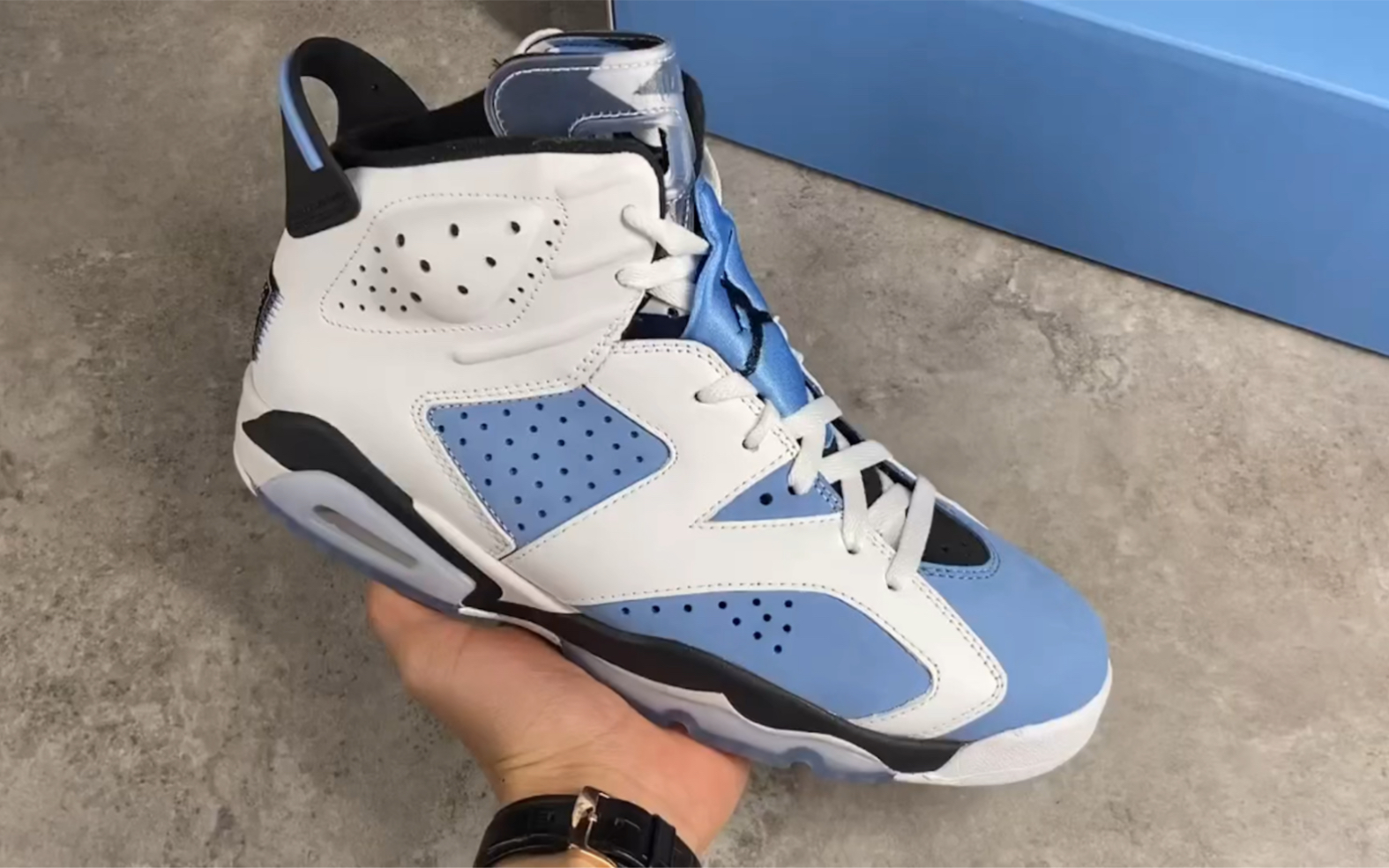 乔丹airjordan6universityblueaj6大学蓝北卡蓝运动鞋货号ct8529410