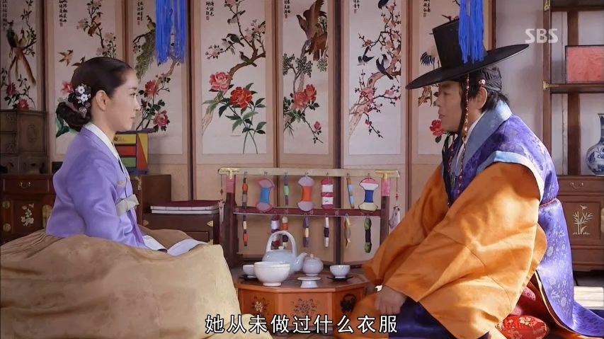 张玉贞想留下来学习做针线,堂叔则有别的打算