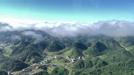 【晒晒假期看到的美景:直升机俯瞰祖国锦绣河山】云上有云,天上有天,穿越地平线,南方电网超高压公司百色局直升机作业巡检团队国庆节带你纵览层...