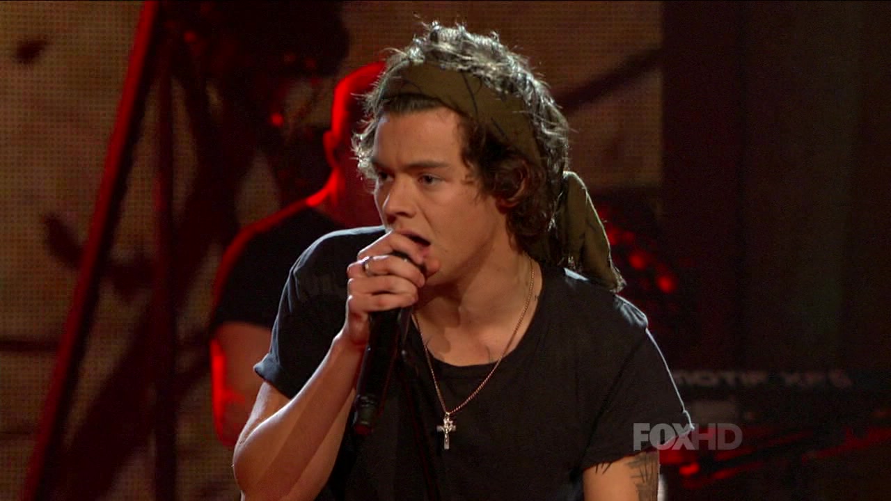 [图][HD] 2013.12.21 One Direction - Midnight Memories (X-Factor USA Final)