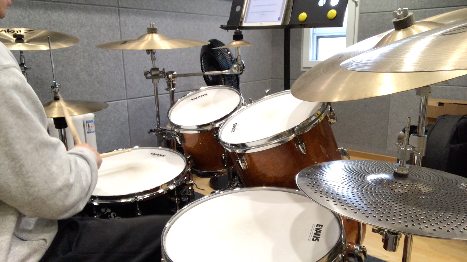 rock school grade 1 架子鼓 (i want to break free)