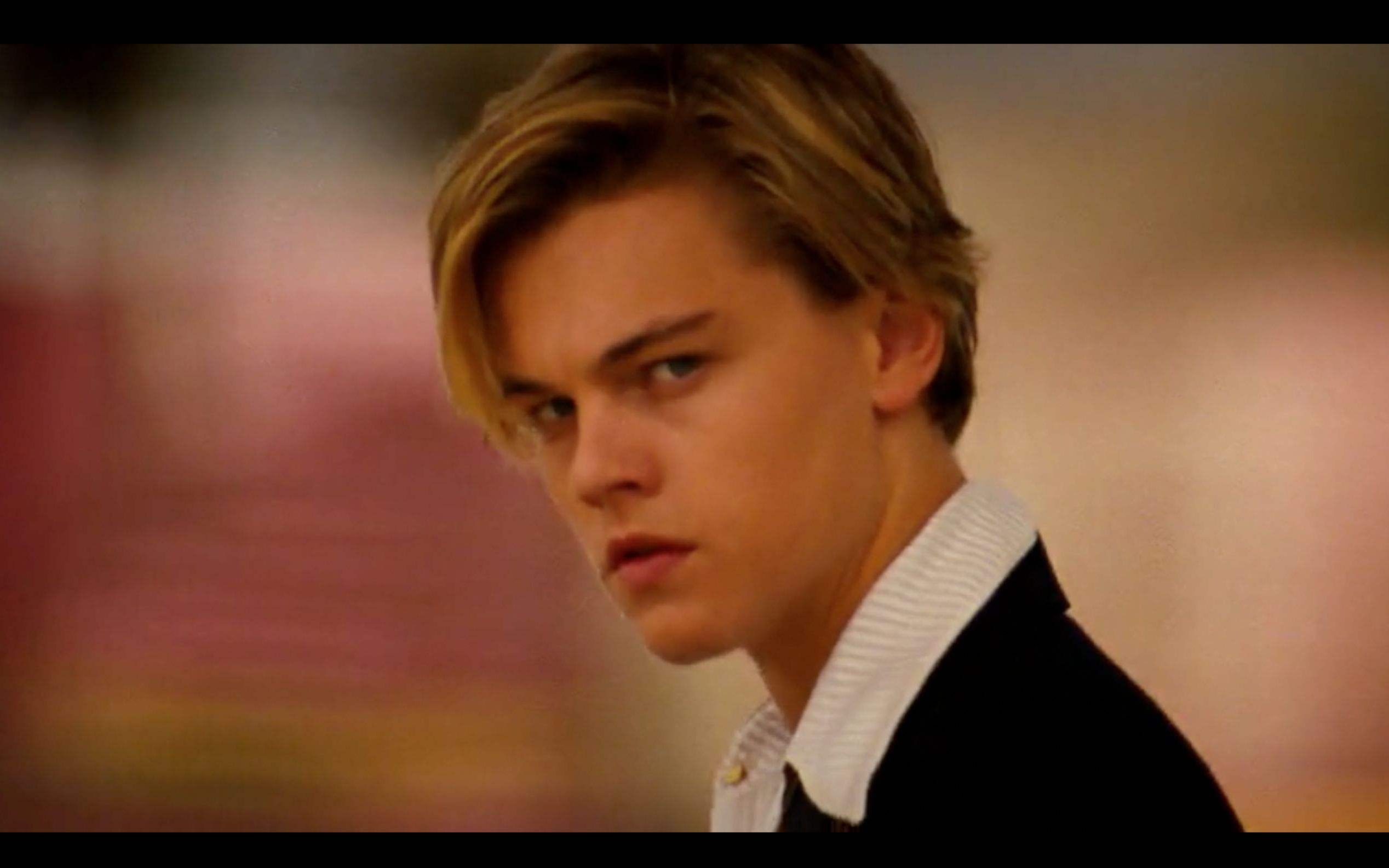 听说最近小李子瘦了,那我们来回顾一下他的盛(丧)世(心)美(病)颜(狂)