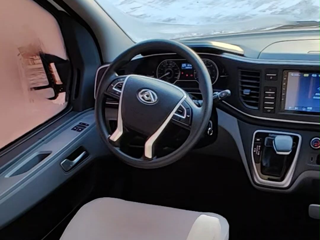 21年大通v80短轴中顶