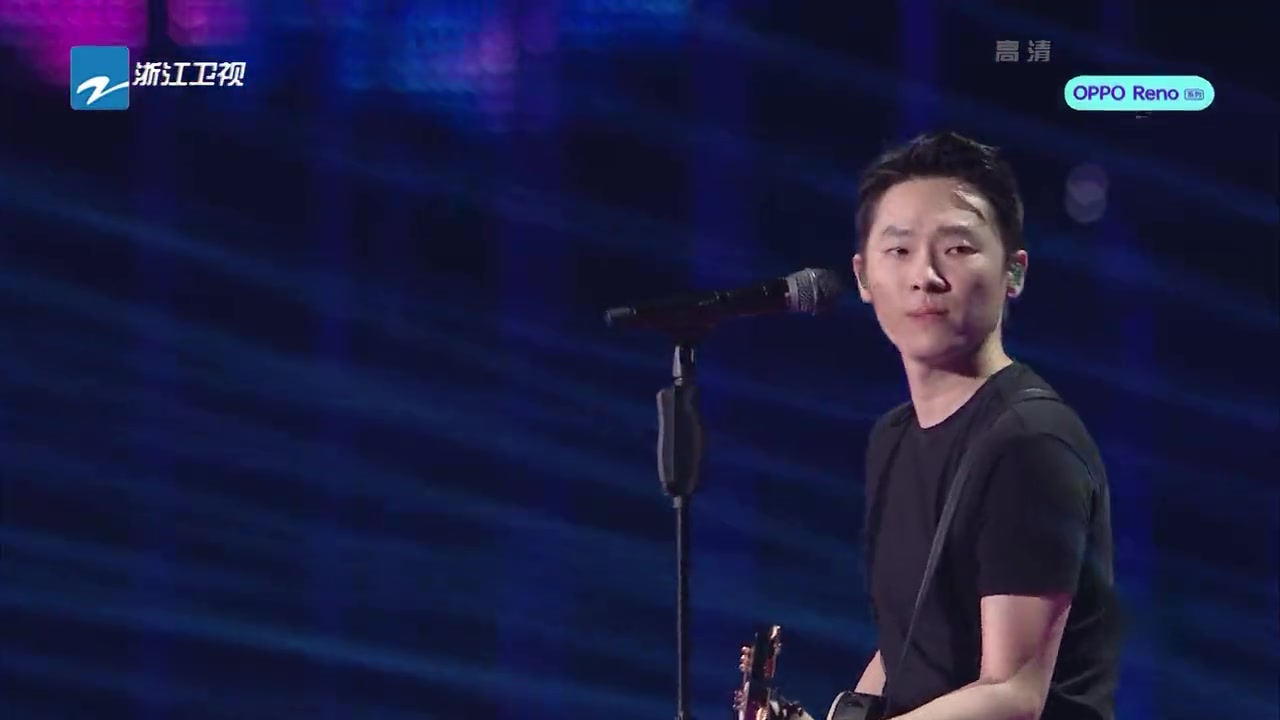 梁博《黑夜中》 现场