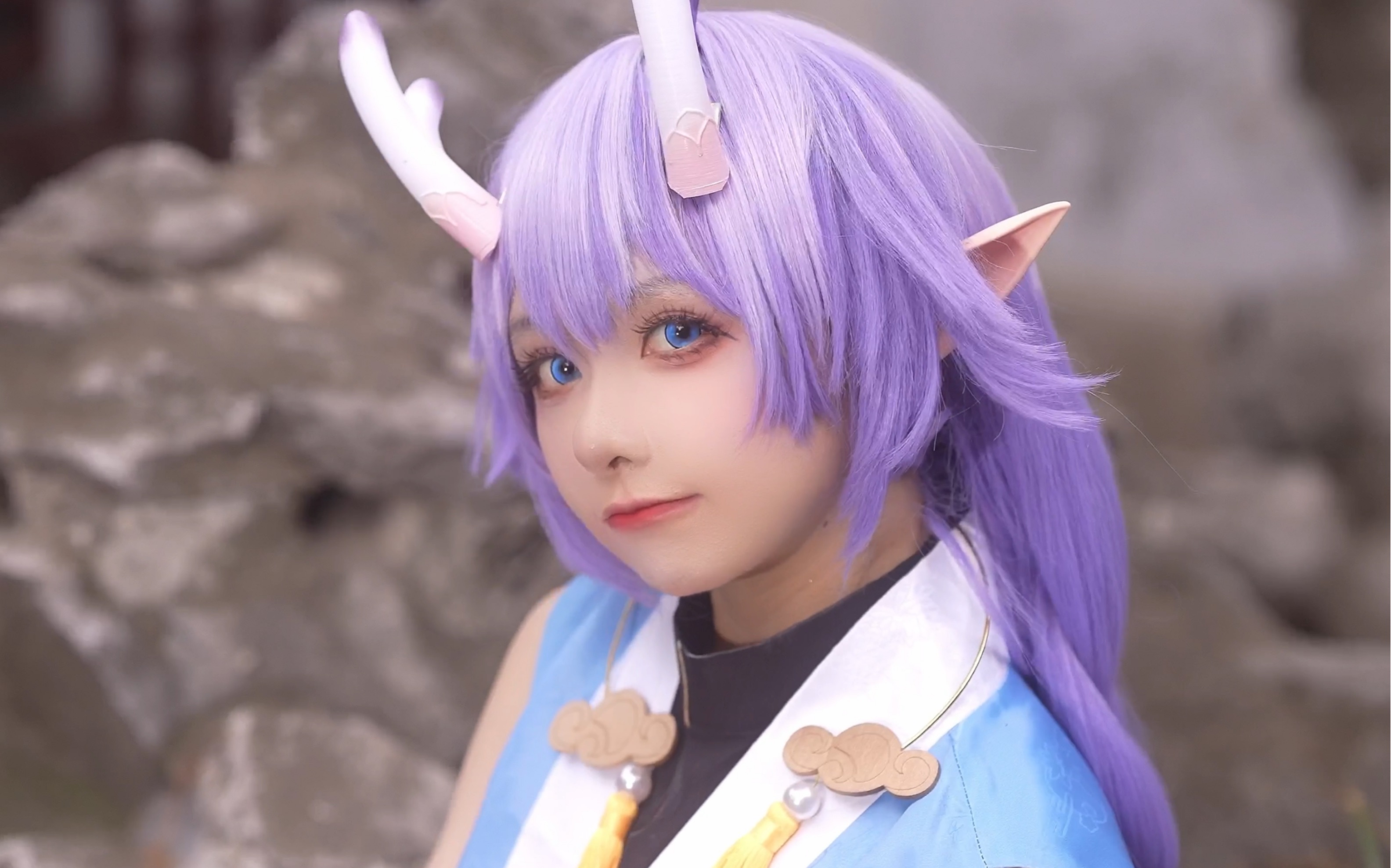 过来让我瞅瞅,你哪里不舒服啦?白露cos