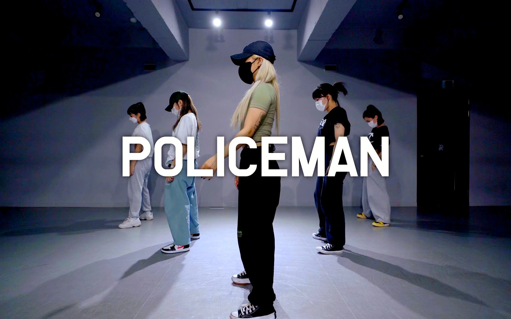 [图]帅气姐姐Yeojin最新编舞，Eva Simons单曲《Policeman》