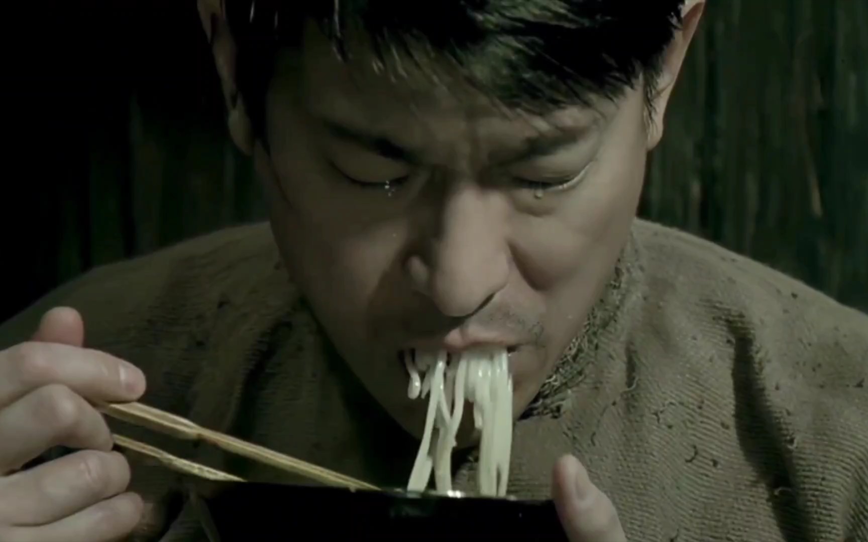 【盘点心酸吃饭场景】你也有什么想流泪的往事吗