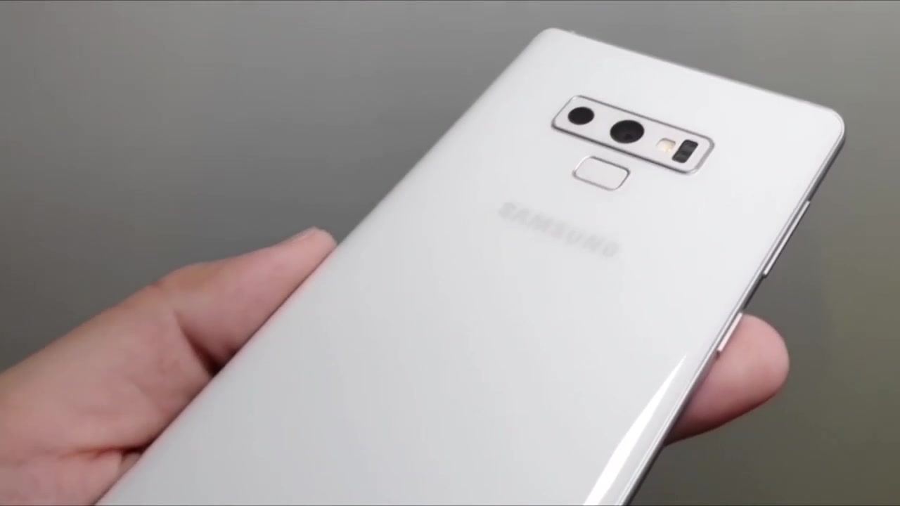 洁白如玉:三星note 9纯白色上手,这尺寸谁顶得住啊!