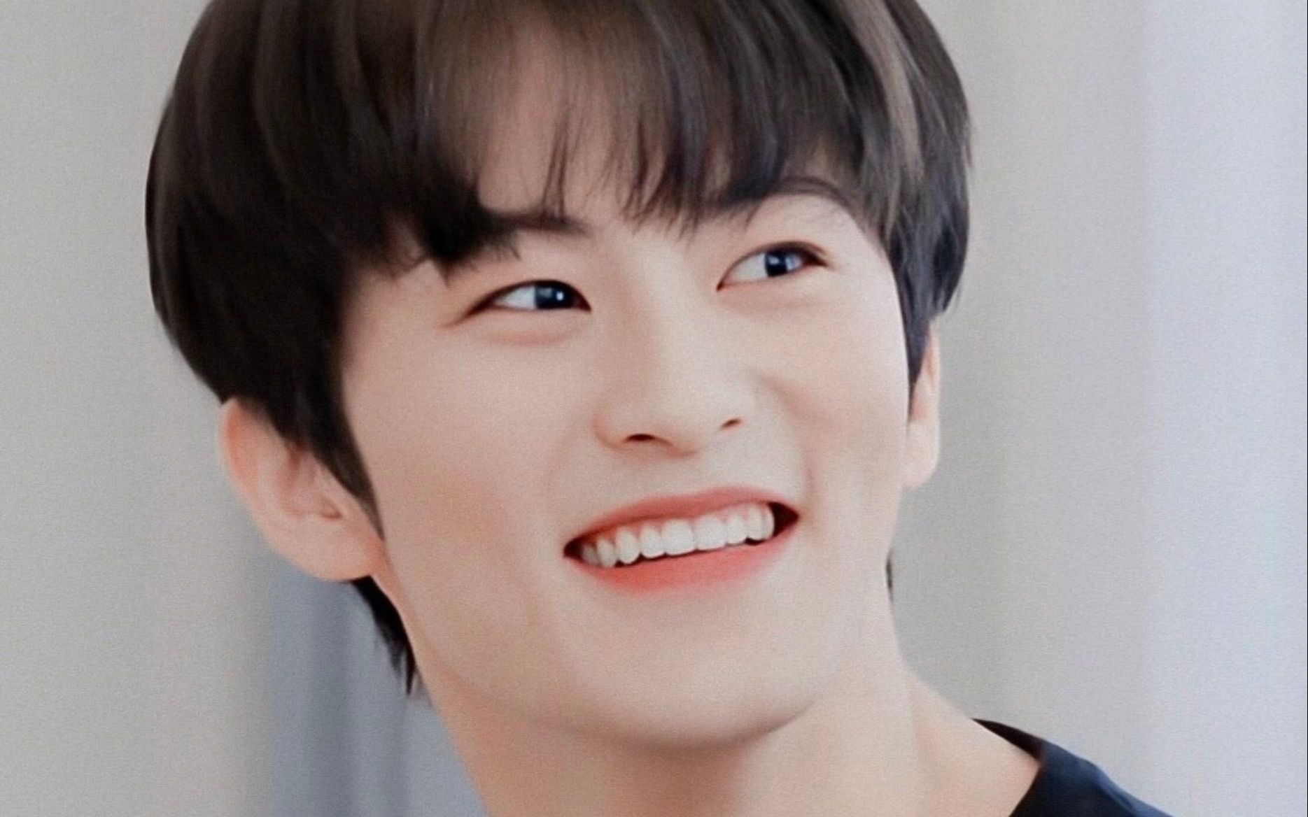 【nct mark 李马克】马颗粒:马克呢~是可爱本体呀 生日粗卡耶~wuli