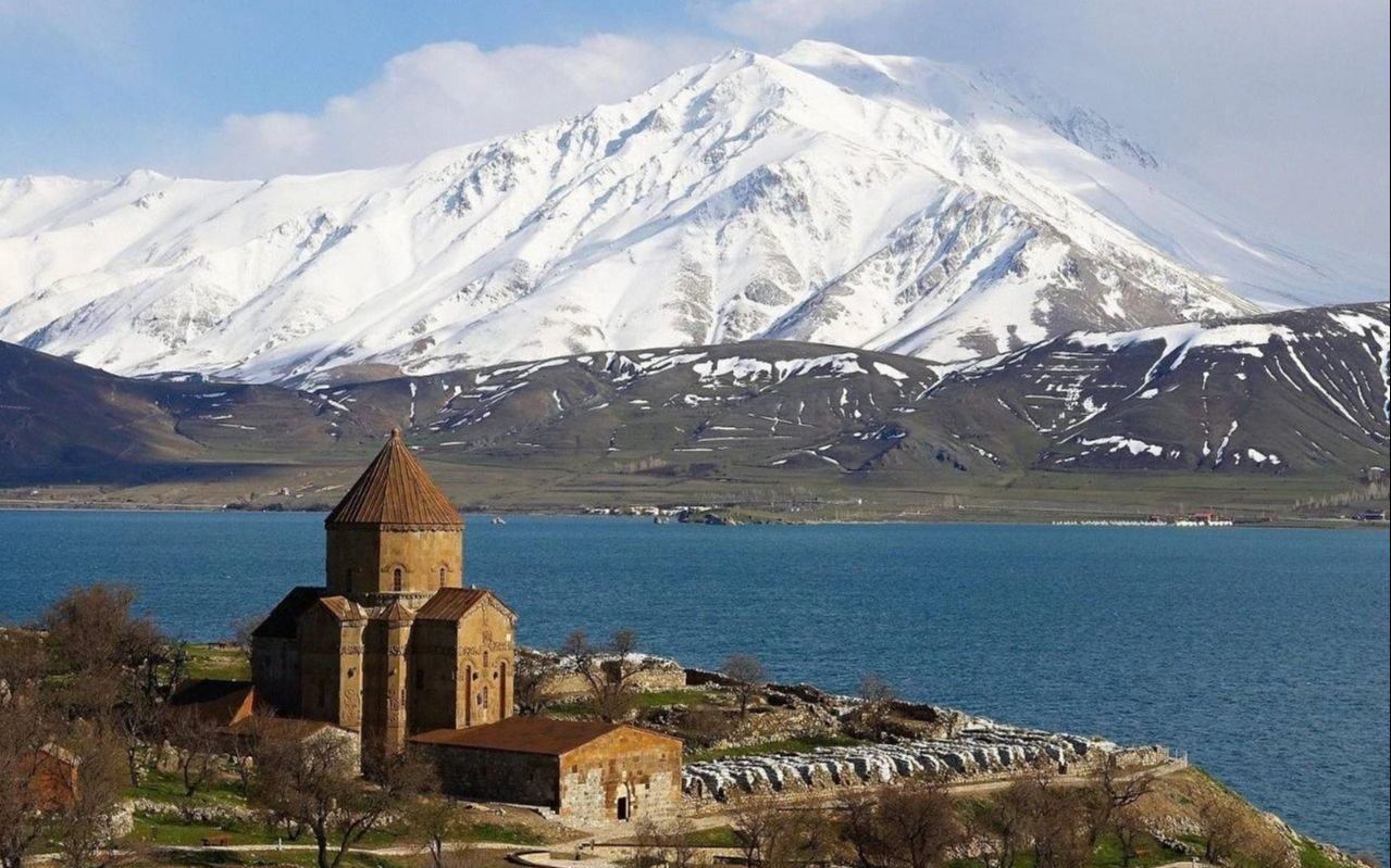 为什么安纳托利亚高原上多"咸水湖"分布?