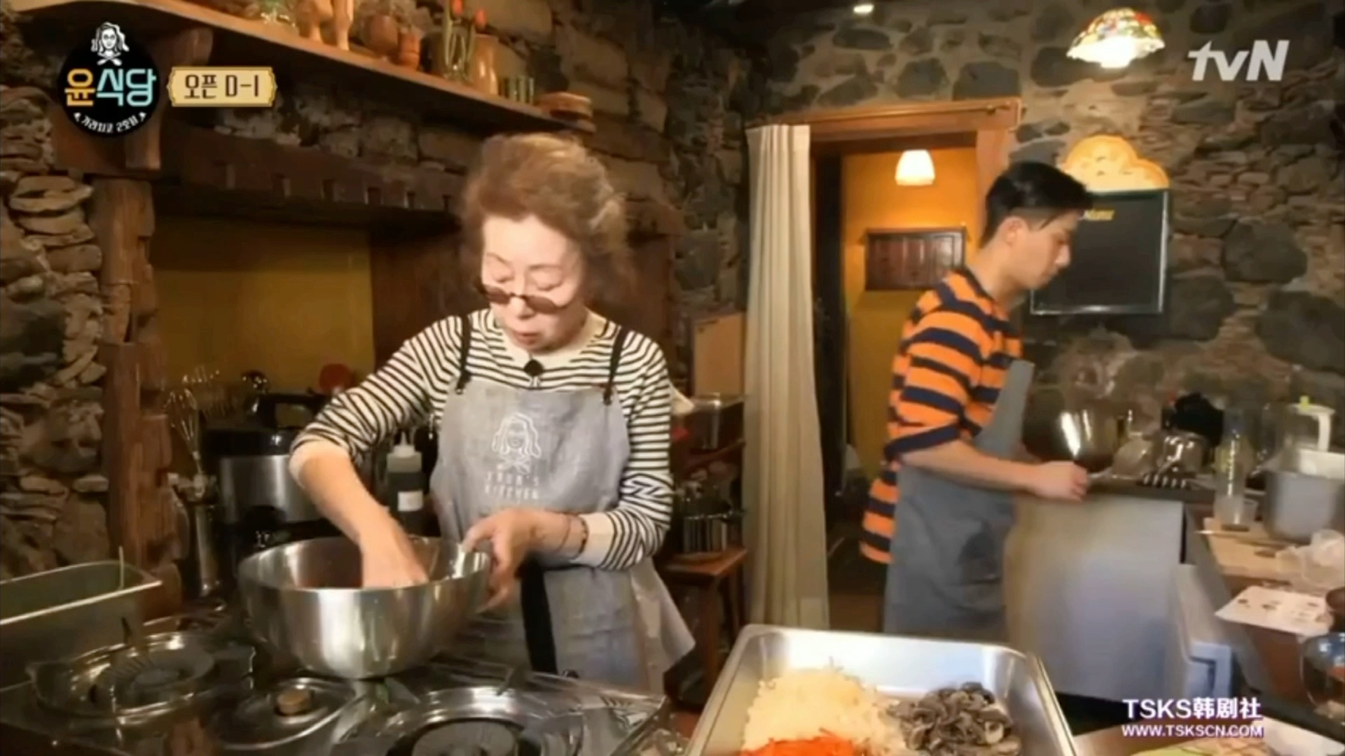 [图]尹食堂第二季泡菜饼与烤肉拌饭