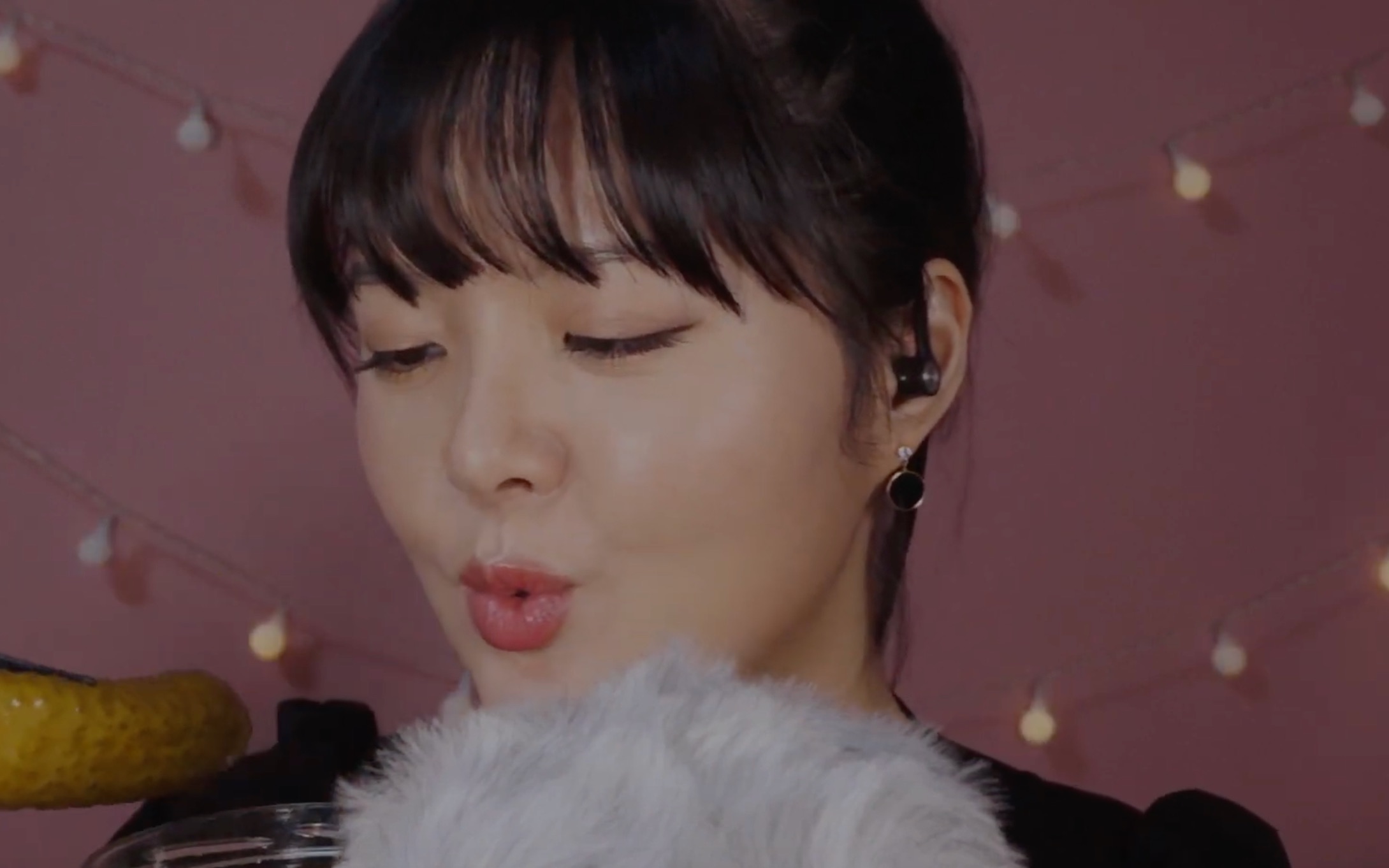 【rose助眠】吃酥脆的腌黄瓜和呼吸声_哔哩哔哩_bilibili