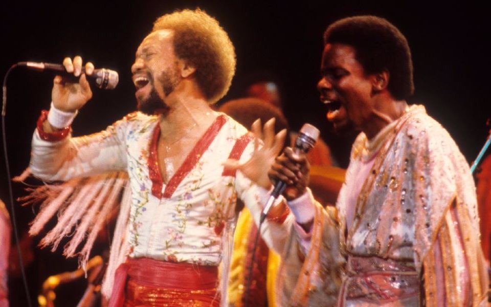 [图]Earth, Wind & Fire - After The Love Has Gone (Live)