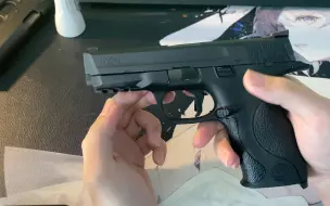 Video herunterladen: 全钢M&P9