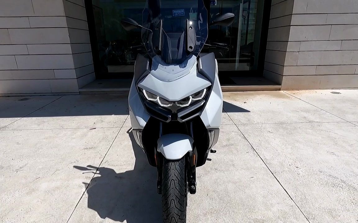 【开箱】宝马c400gt 2021-市场上最好的滑板车之一