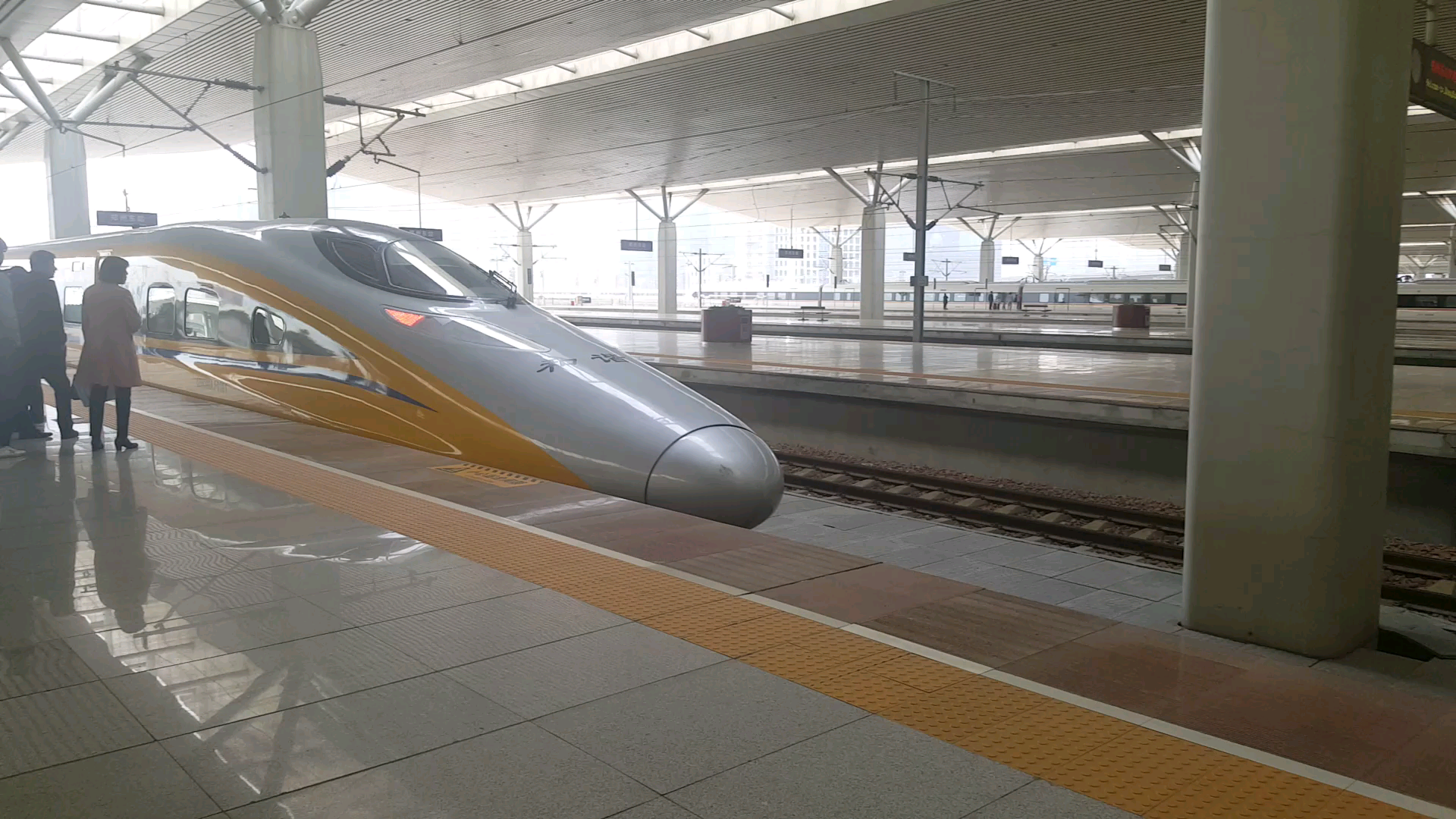 近距离带你观赏一下crh380aj0203黄医生