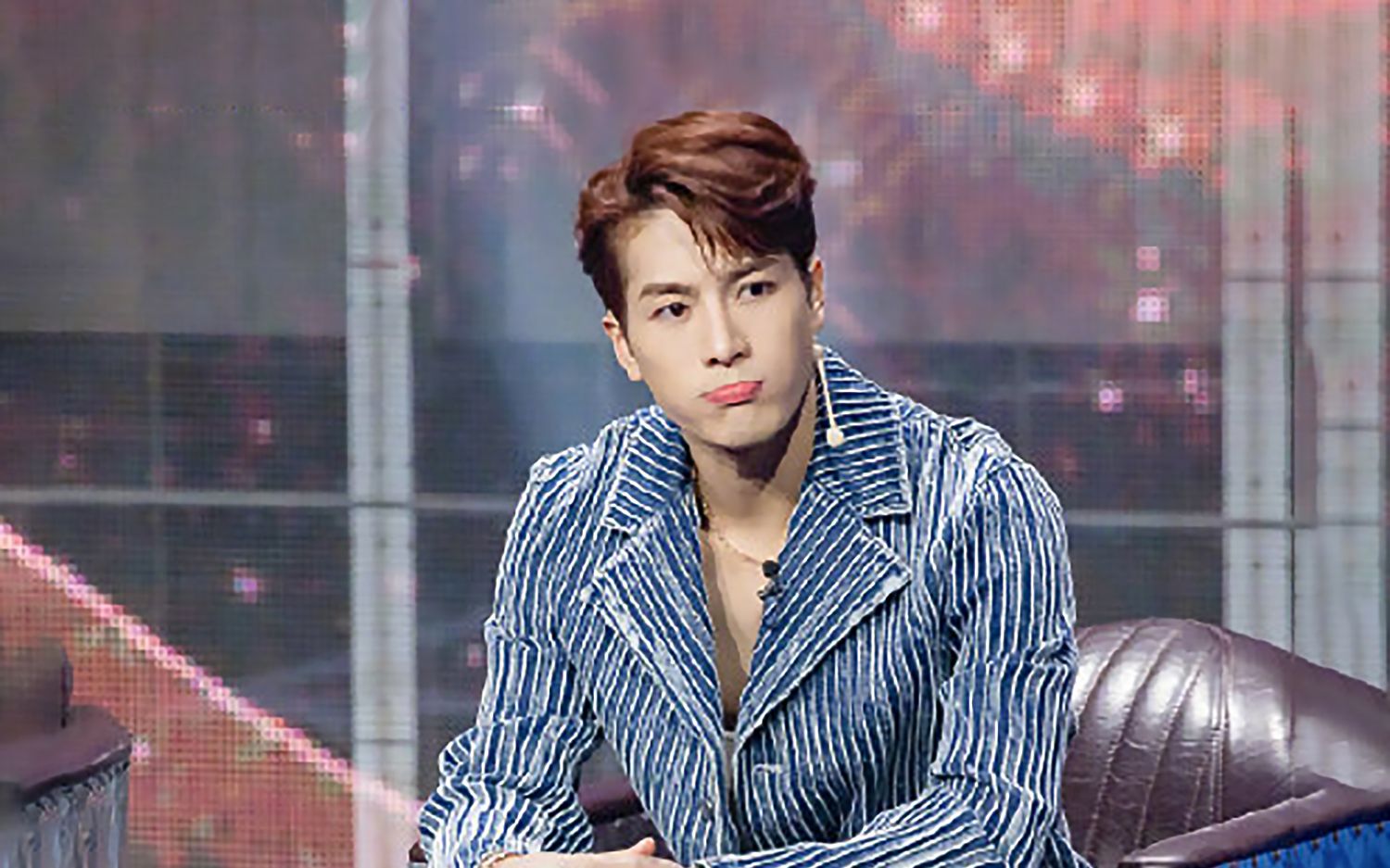 吹出92宝藏男孩王嘉尔78的同款发型