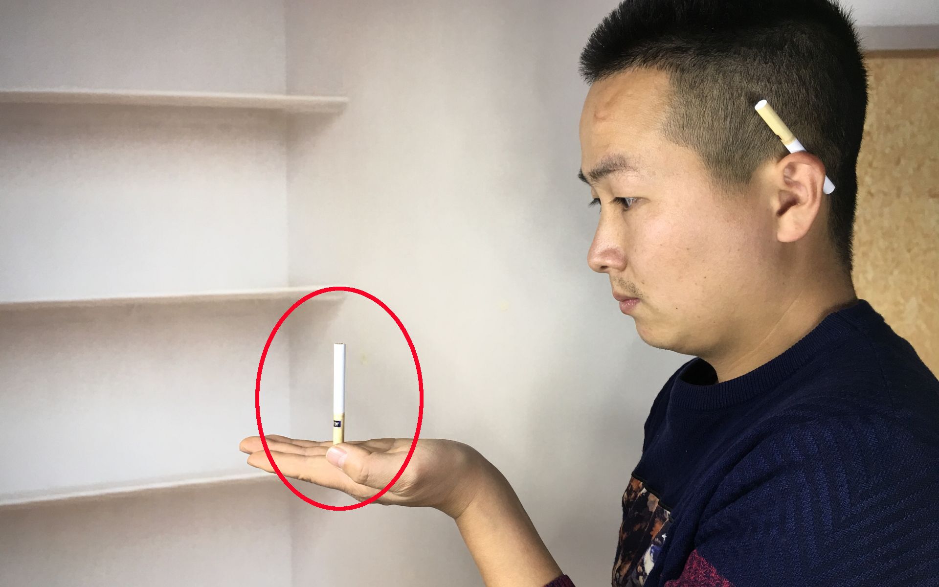 魔术揭秘:香烟自动飞上耳朵!没有任何机关,学会后骗朋友玩玩