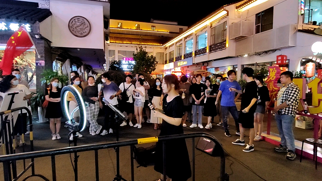 活动作品苏州飞音会街头路演翻唱大鱼