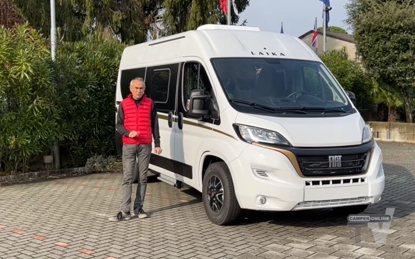 5.4米菲亚特中轴高顶b型房车 - laika ecovip 540(机翻)