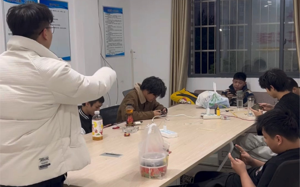 王者荣耀电竞工作室日常!