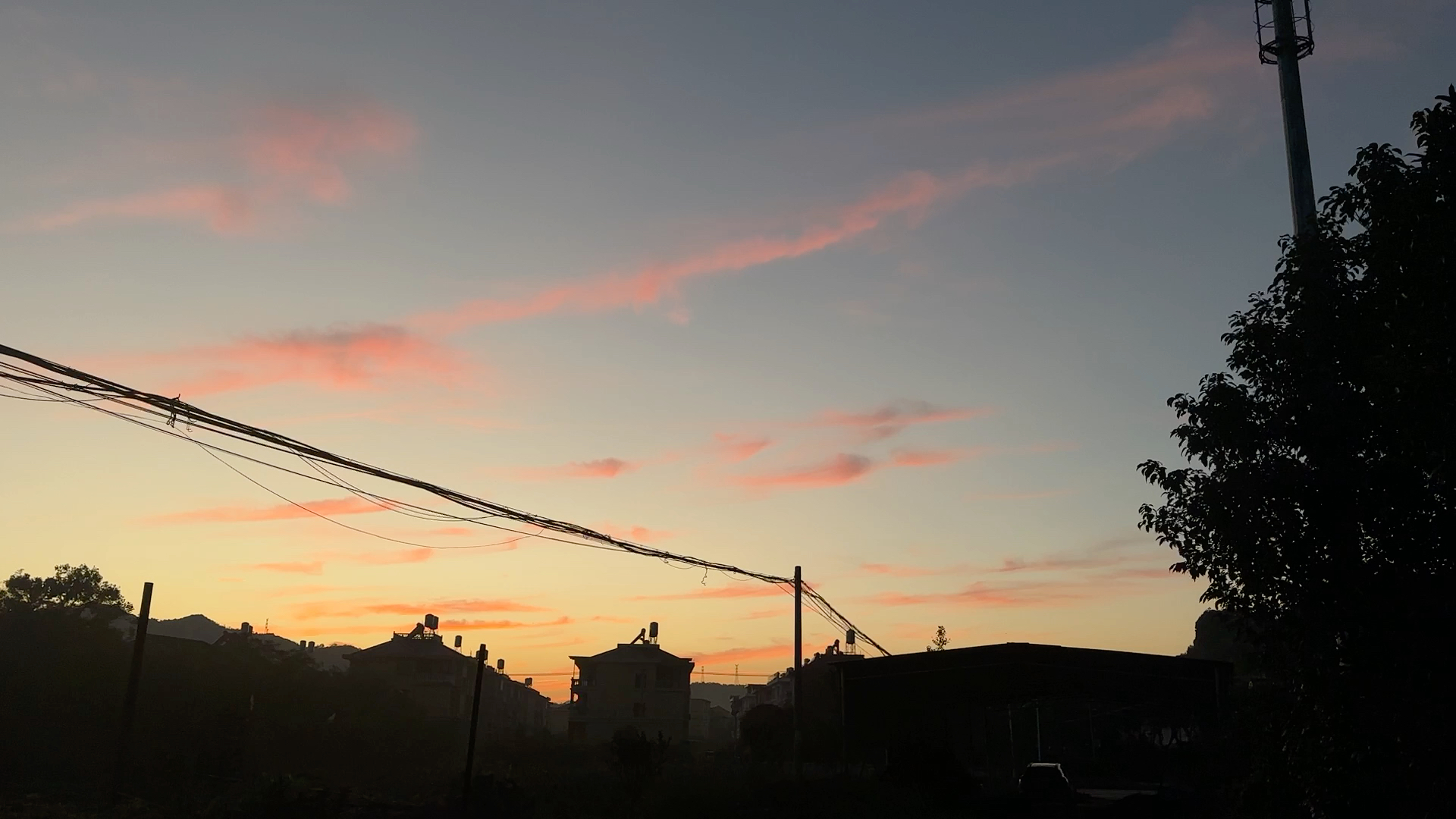 来谢罪了 再去宁波路上 晚上不能播啦 大概周一会直播 我们周一见!