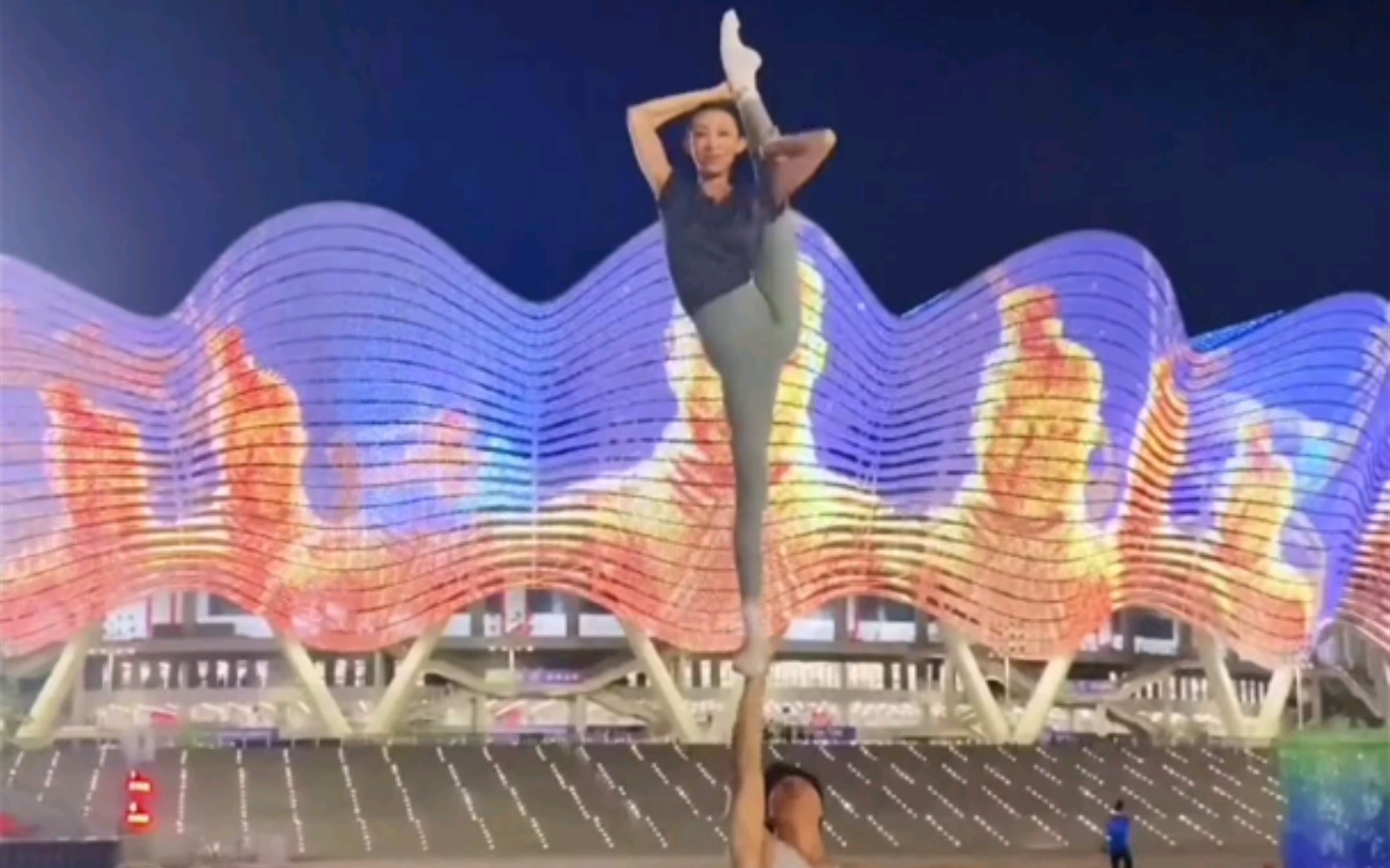 十四届全运会朱鹮表演者孙艺娜周杰无威亚肩上芭蕾专业人士表演请勿