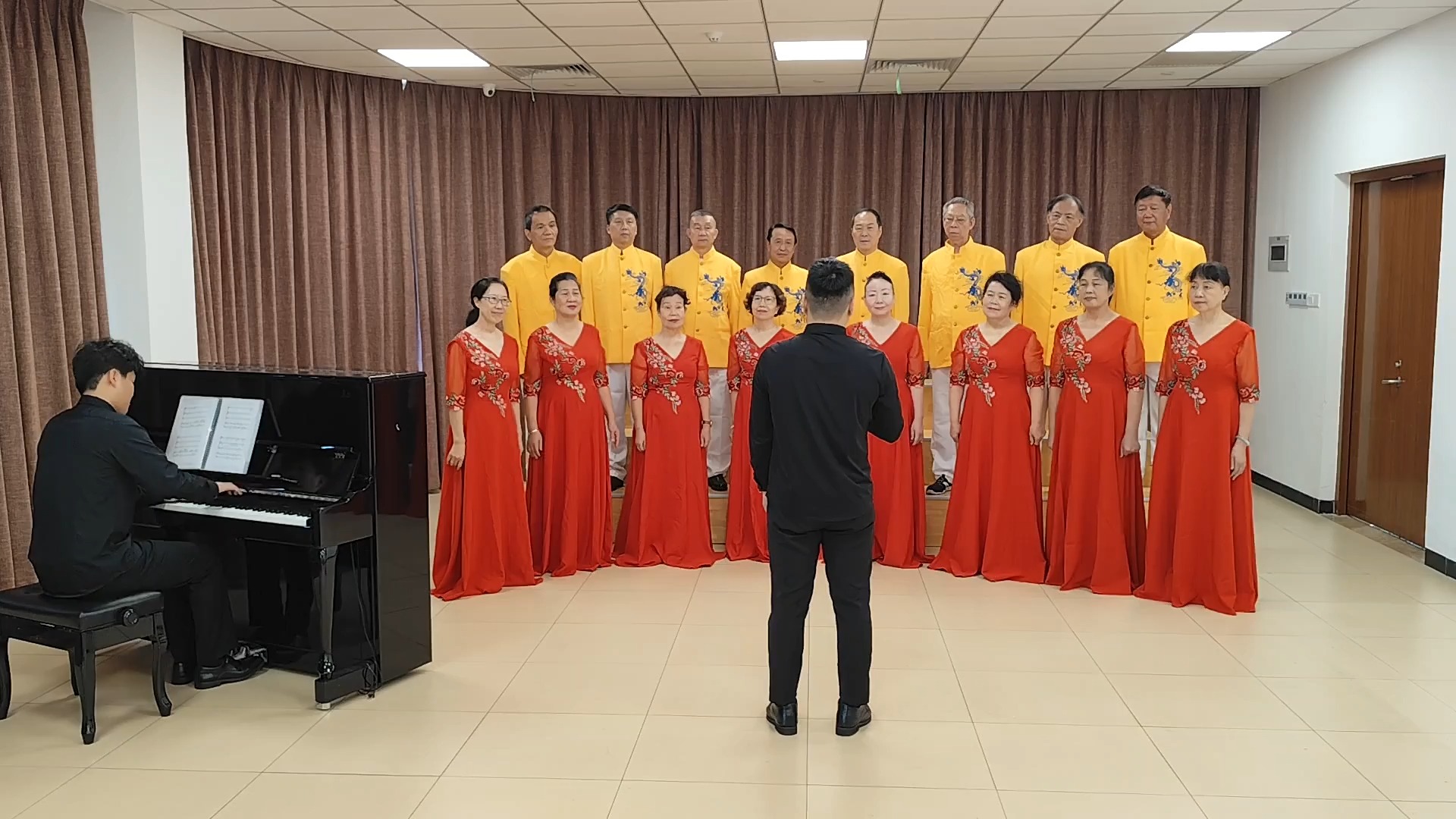 14,厦门市在水一方合唱艺术团 - 小组唱-《满城烟花》-1